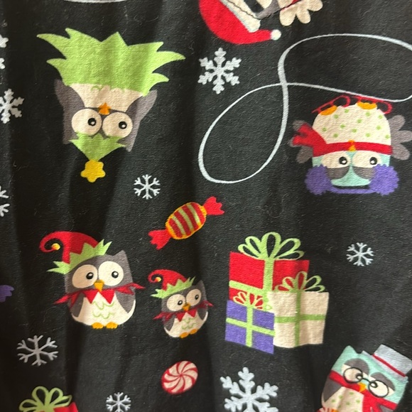 Scrub top - Picture 2 of 3